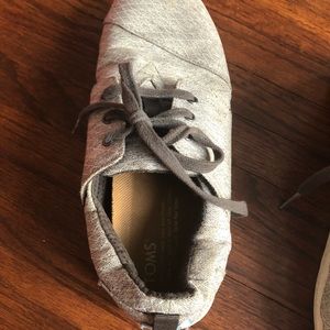 Toms tennis shoes